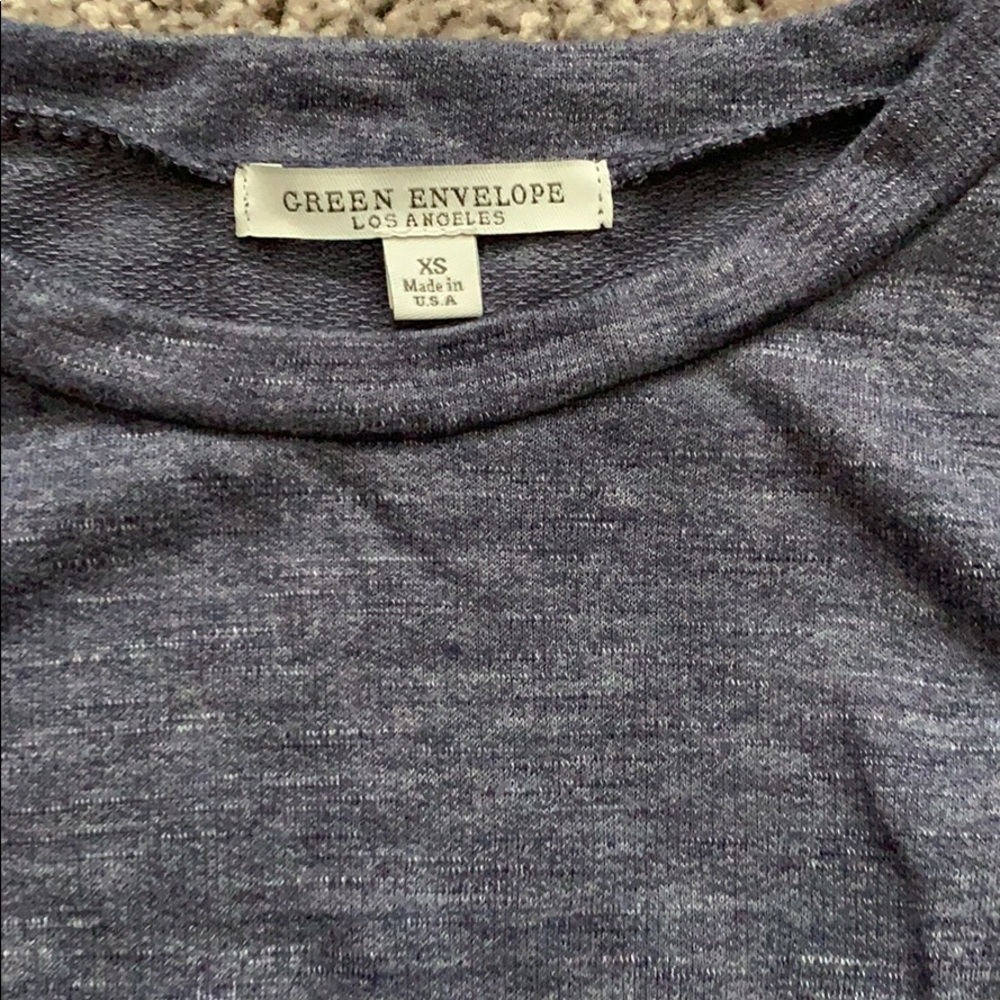Women’s Tops - Picture 2 of 3